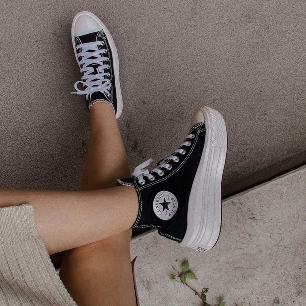 Converse Taylor All Star Lugged Hi- Womens- Black Sneakers size 7